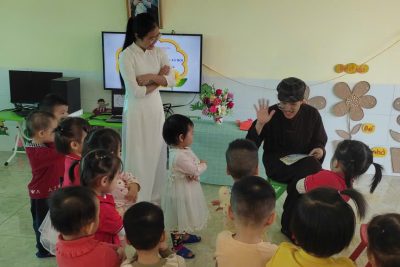 SINH HOẠT CHUYÊN MÔN KHỐI NHÀ TRẺ CHUYÊN ĐỀ: DẠY TRẺ KỸ NĂNG CHÀO HỎI LỄ PHÉP